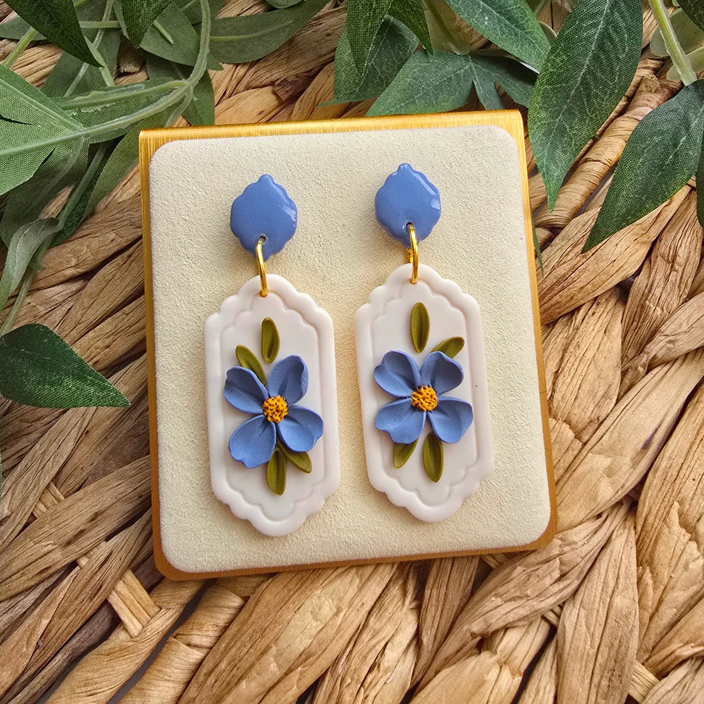 The Essentials Collection - Floral Cameo
