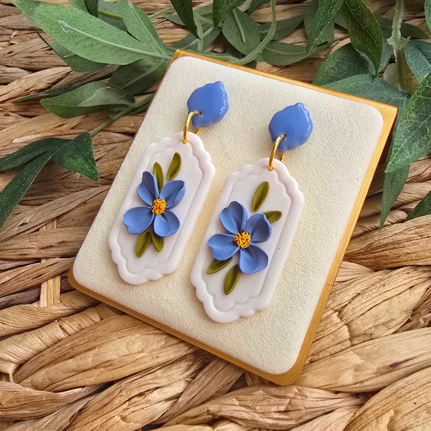 The Essentials Collection - Floral Cameo