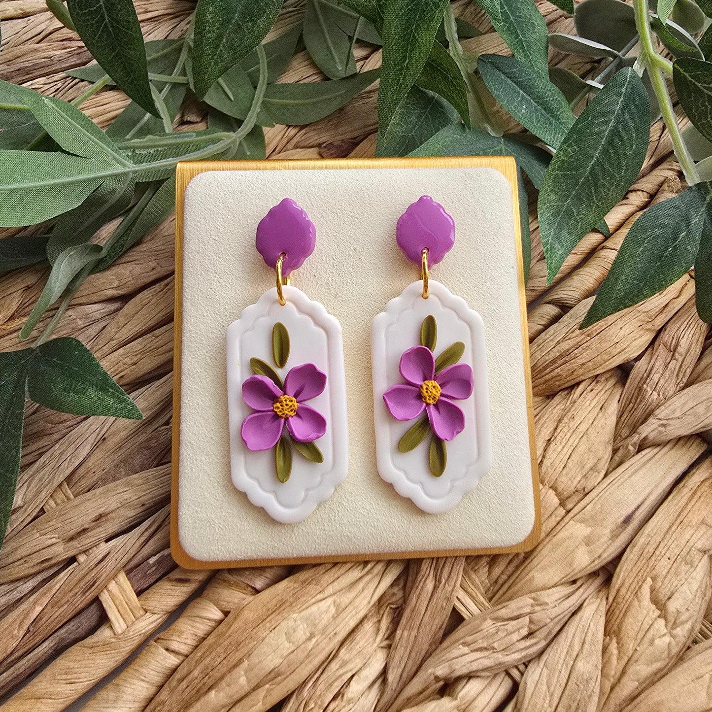 The Essentials Collection - Floral Cameo