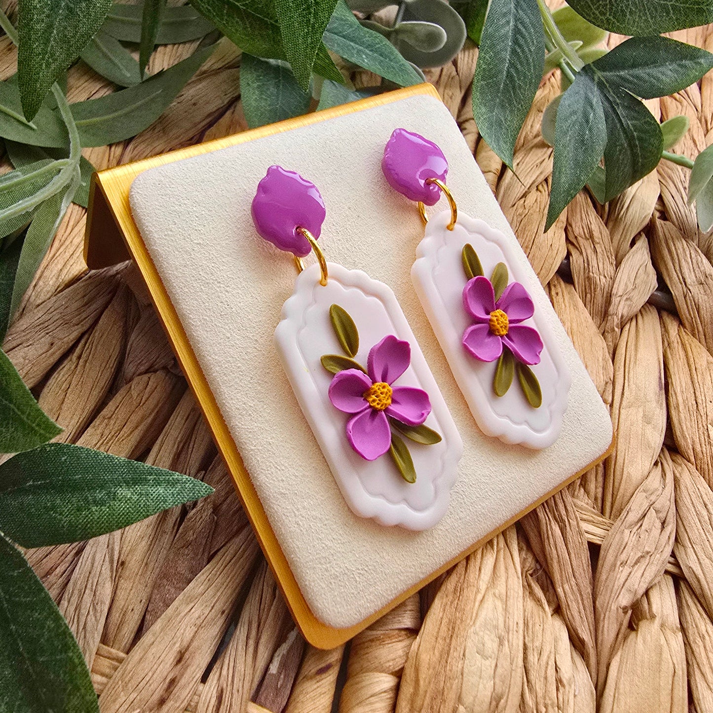 The Essentials Collection - Floral Cameo