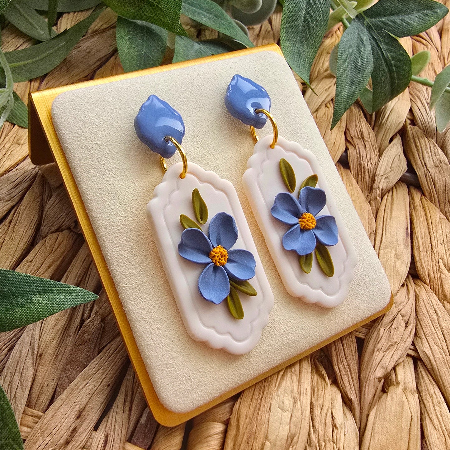 The Essentials Collection - Floral Cameo